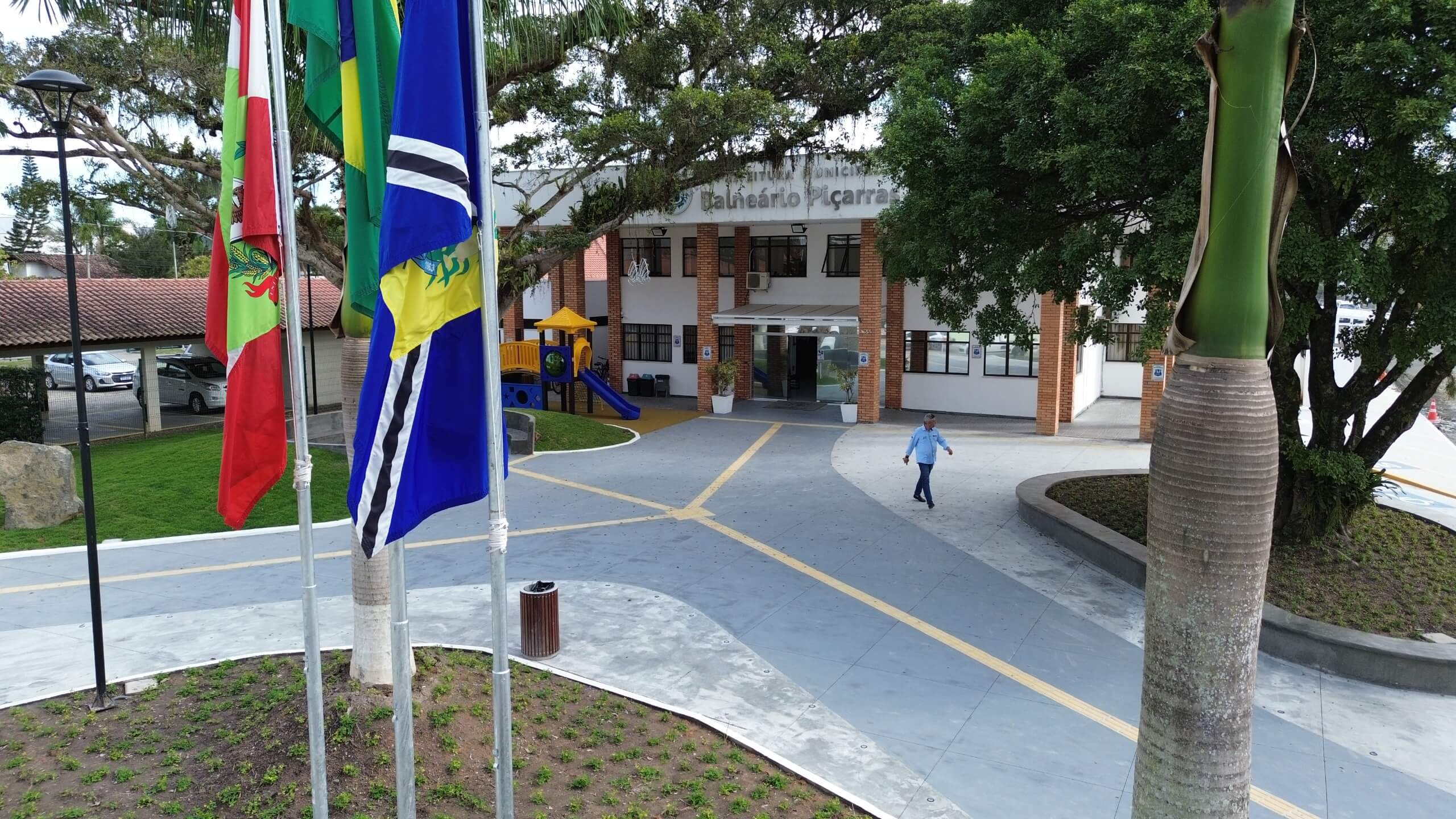 Imagem JPG,  COMUNICADO: Prefeitura de Balneário Piçarras terá feriado nacional e ponto facultativo nesta quinta e sexta-feira (01 e 02/05)