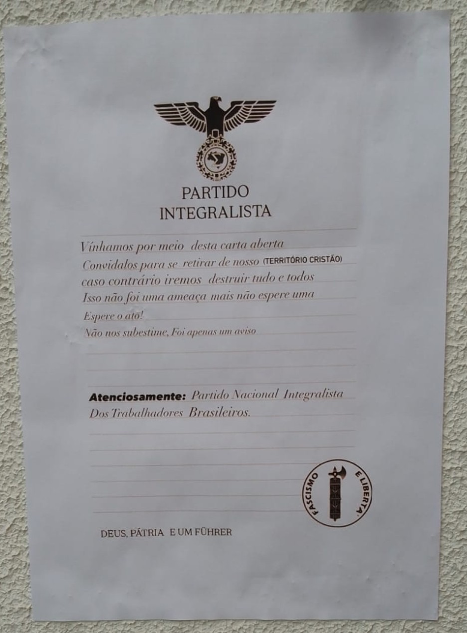 Imagem JPG, Em Barra Velha, Racismo Escancarado e Intolerância Registrada e Assinada.