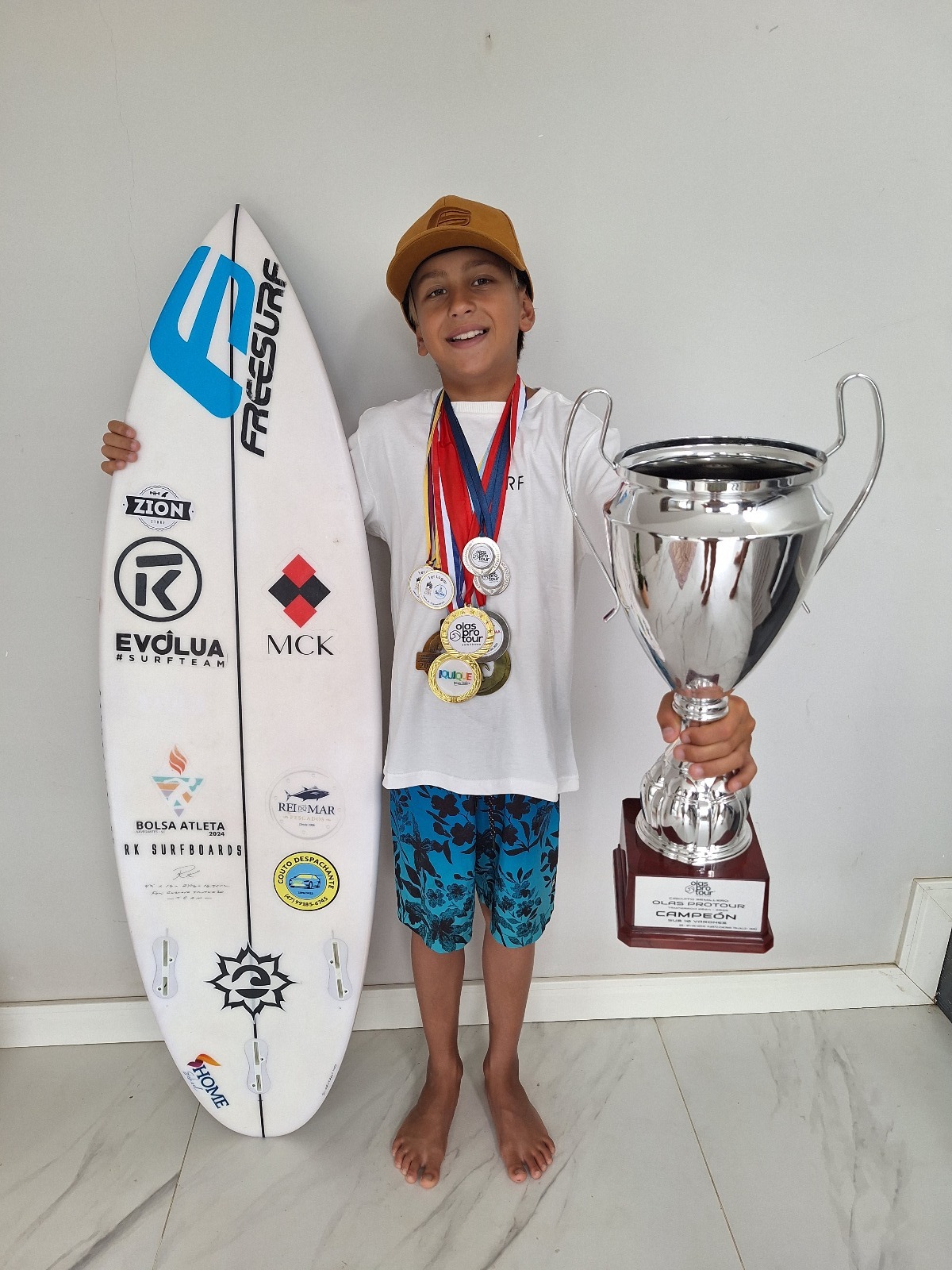 Imagem JPG, Surfista de Navegantes é campeão latino-americano sub-10 no Peru