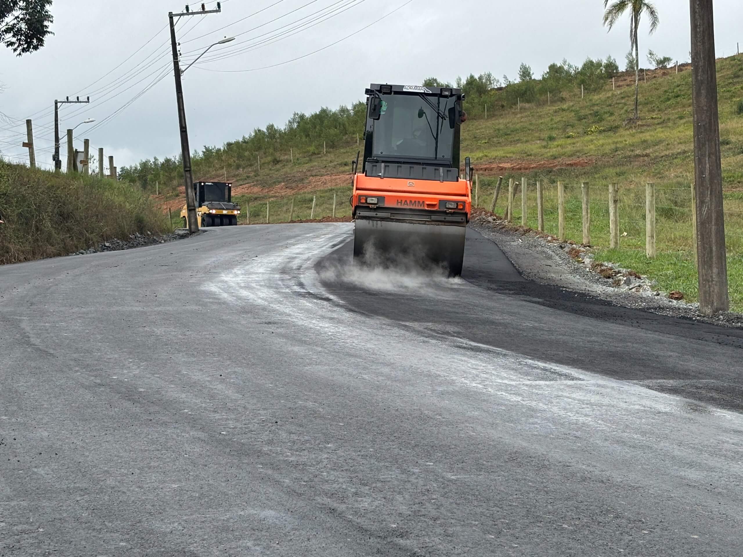 Imagem JPG, Prefeitura avança em obra de pavimentação asfáltica no bairro Lagoa