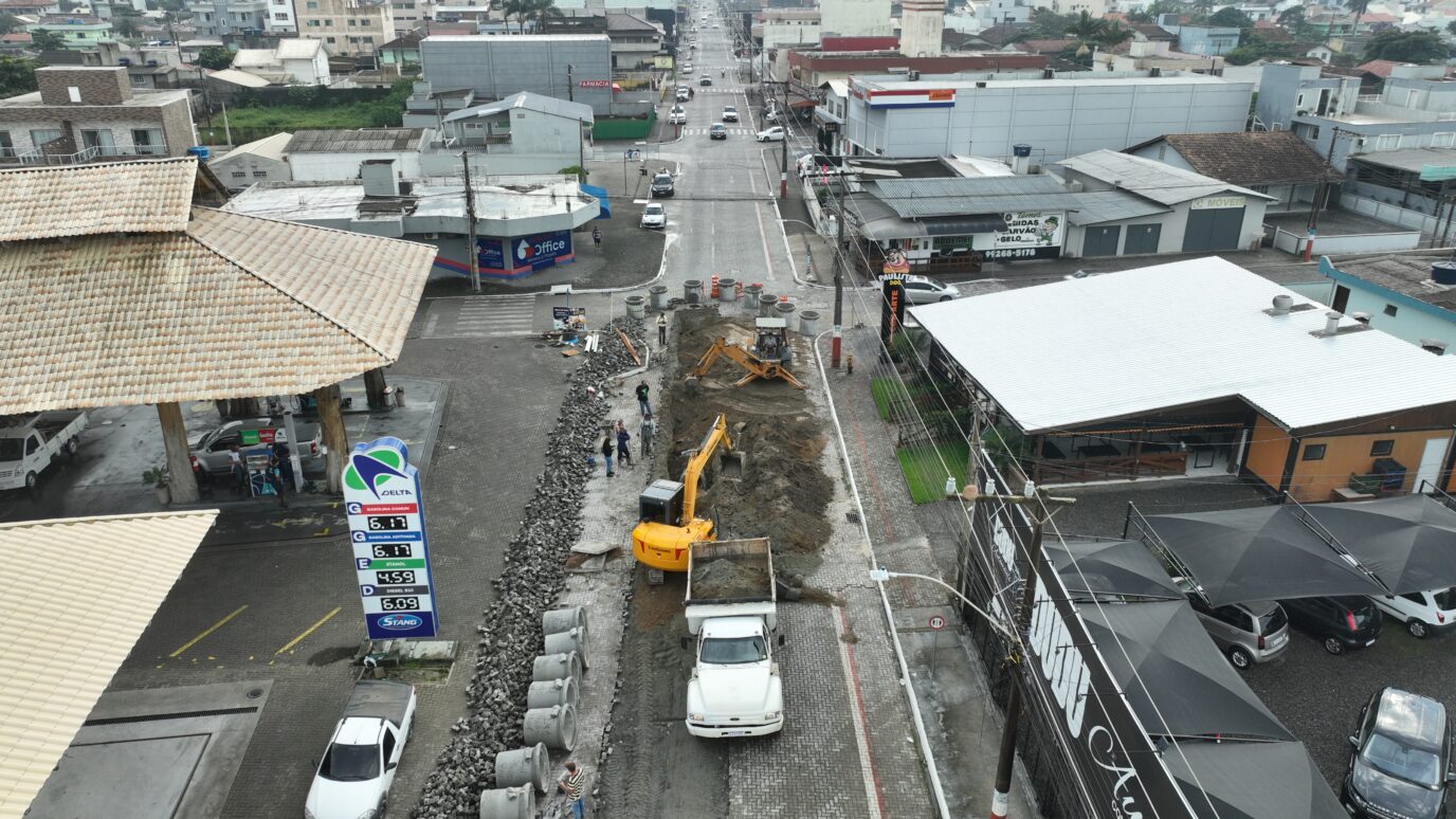 Imagem JPG, Começam obras de ampliação da drenagem na avenida José Juvenal Mafra