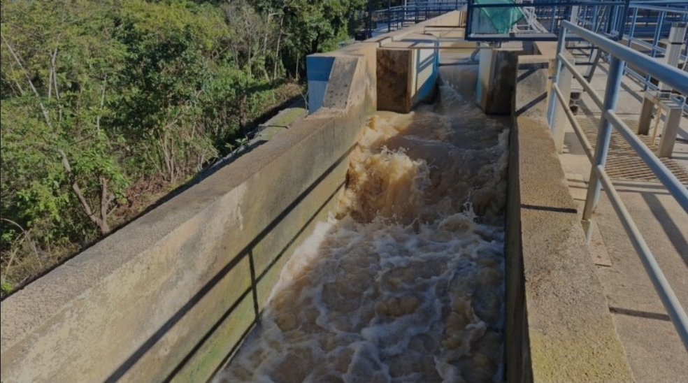 Imagem JPG, Alta turbidez no Rio Itajaí?Mirim compromete abastecimento de água em Navegantes
