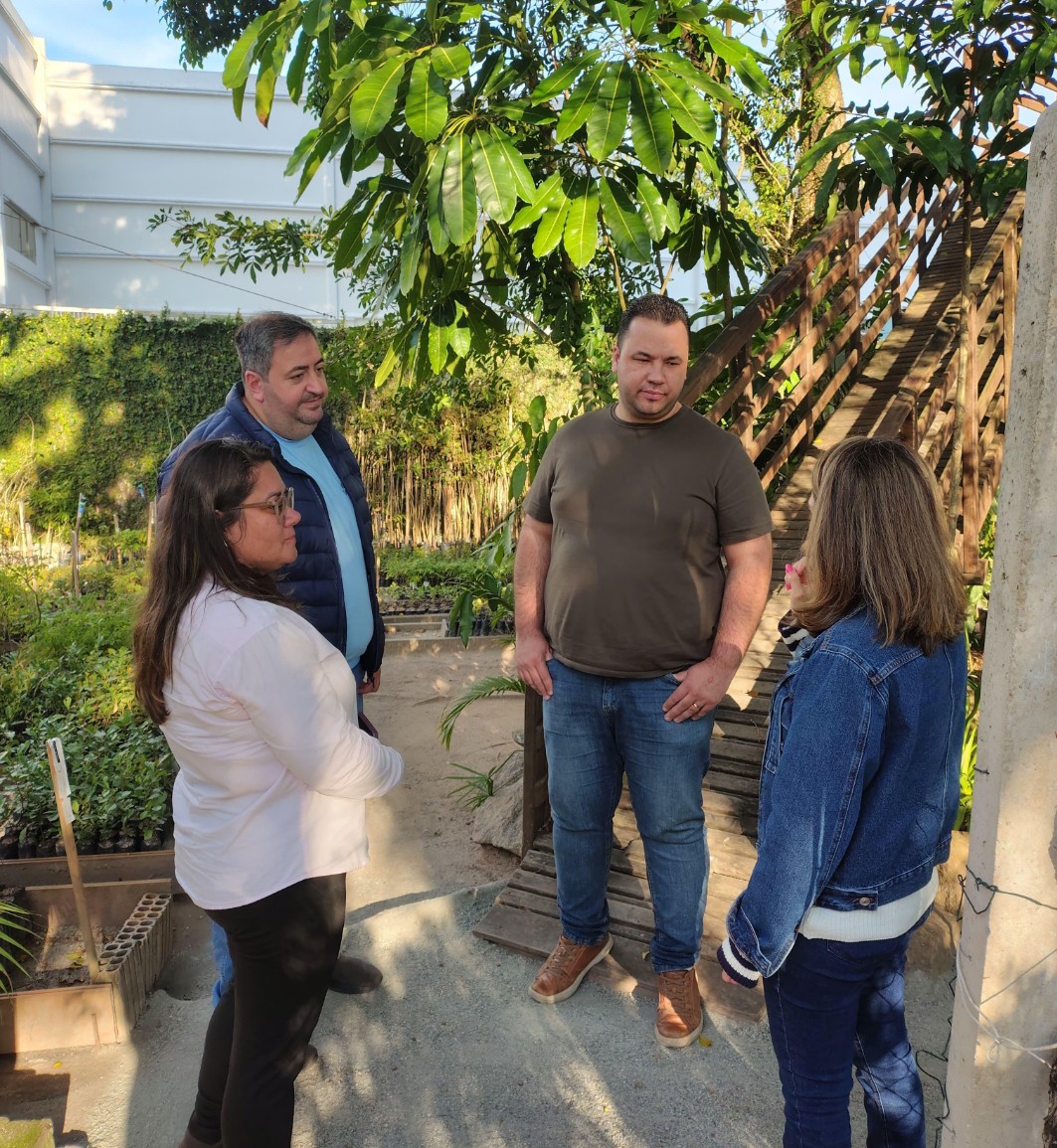 Imagem JPG, Comitiva de Barra Velha visita Horto Municipal e Viveiro de Mudas Nativas de Itajaí