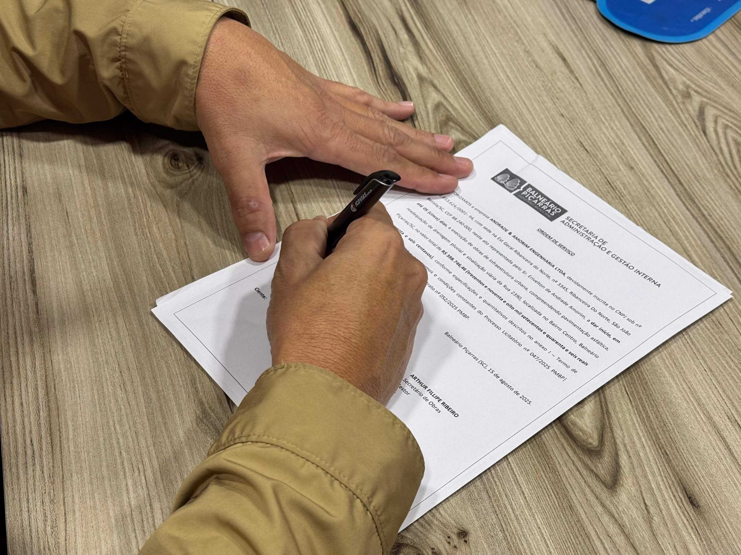 Imagem JPG, Assinada mais uma ordem de serviço de pavimentação asfáltica no Centro