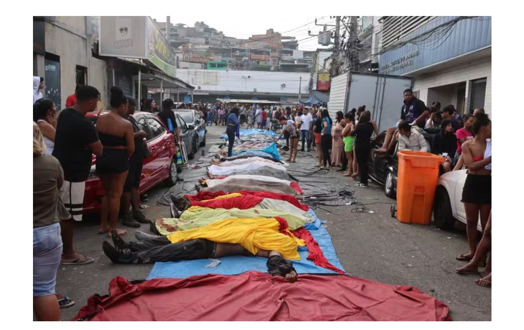Imagem JPG, Governo do Rio de Janeiro (PL) se complica após comunidade expor mais 55 Corpos recolhidos no Complexo de Penha.