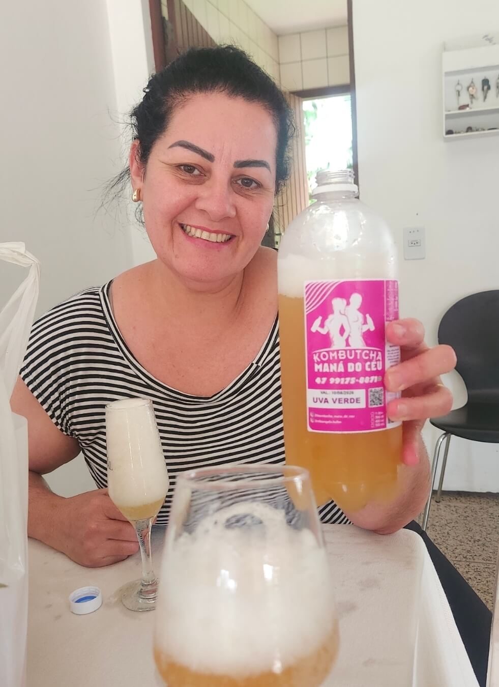 Imagem JPG, Empreendedora transforma paixão por kombucha em negócio de sucesso e conquista o público com mais de 30 sabores